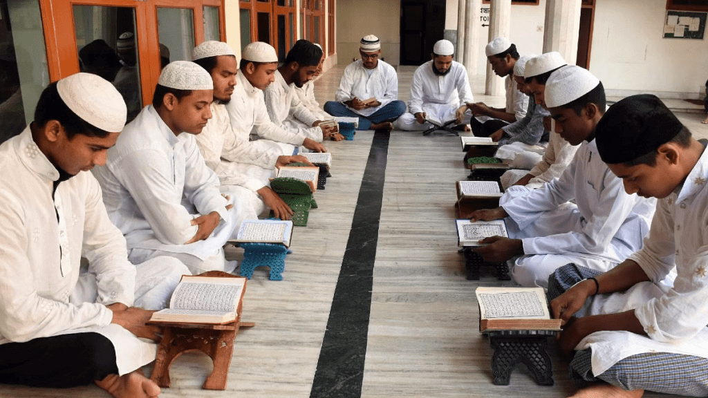 টানা দেড় মাসের ছুটিতে যাচ্ছে মাদ্রাসা